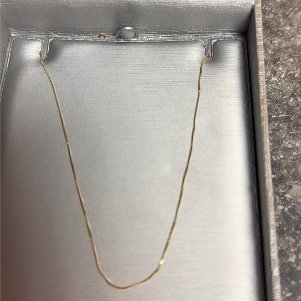 Never worn. Zales gold chain